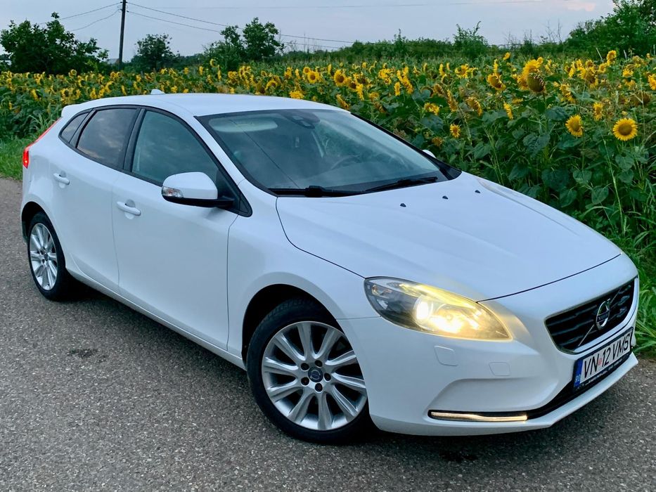 volvo v40