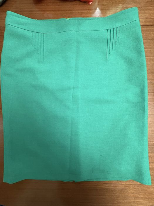 Продам костюм с юбкой