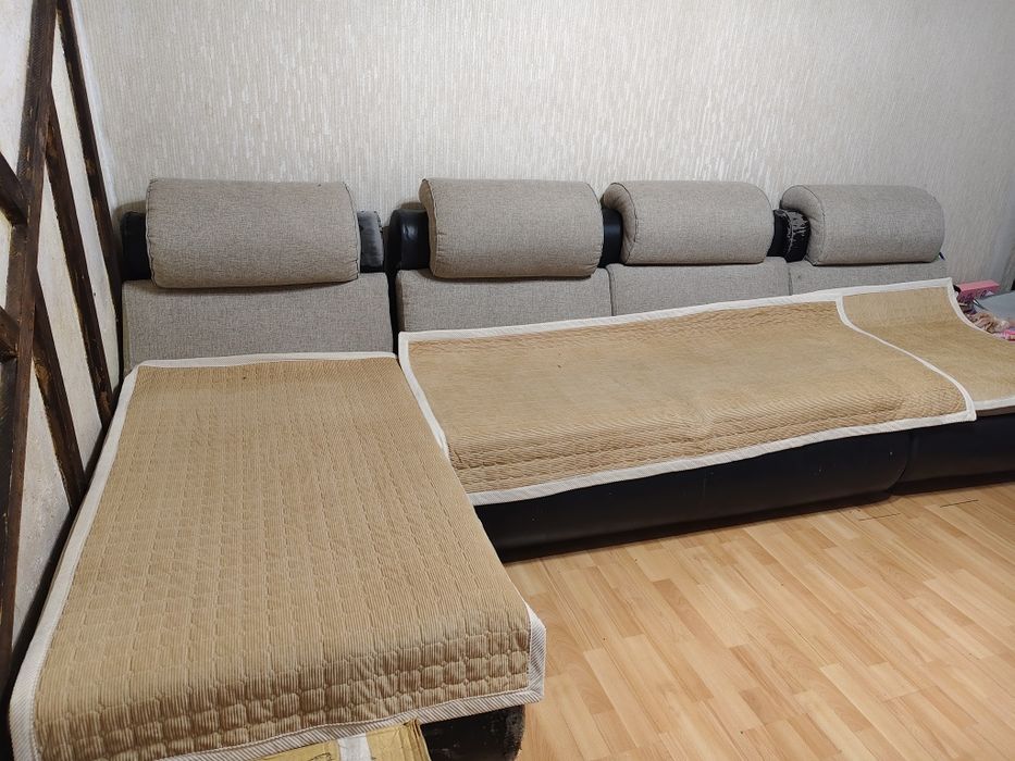 Диван  метр 3/60 примерно.