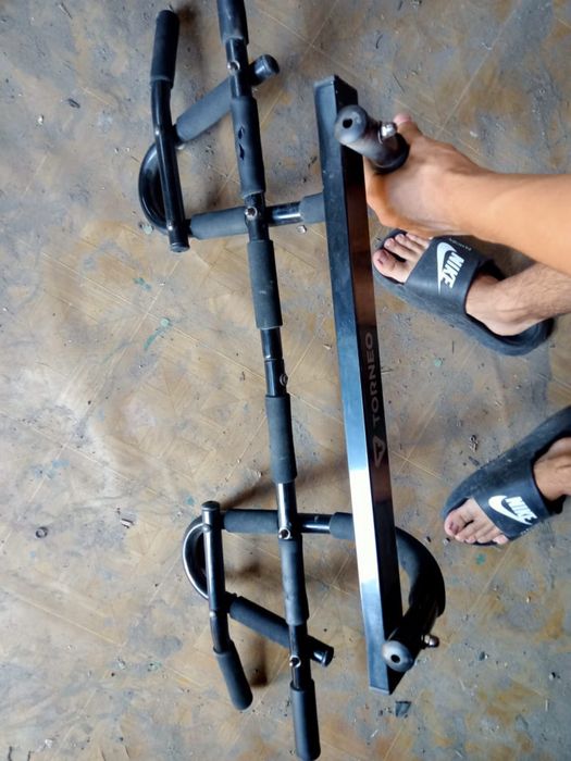 Турник в дверной проем. Есть каспий рэд