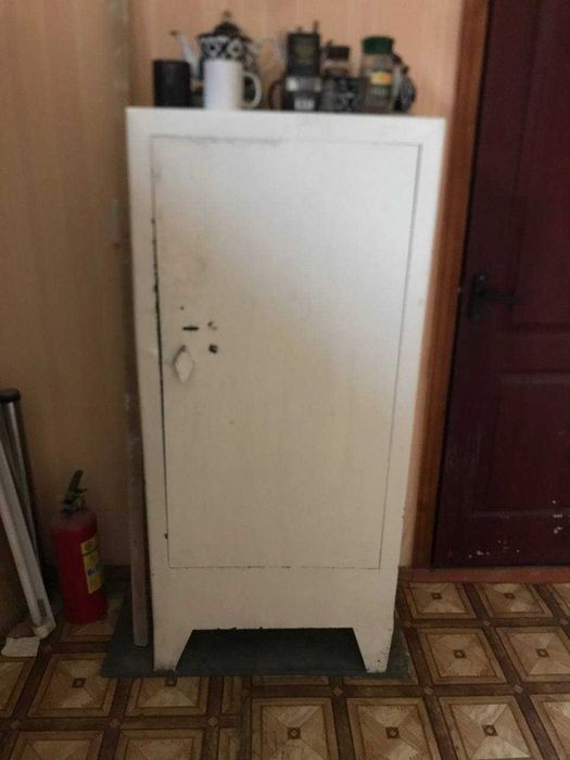 Офислар учун металл Сейф.