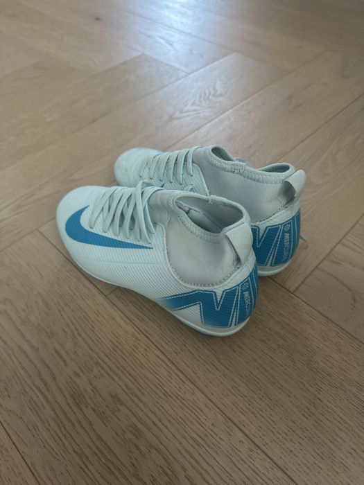 Детски бутонки на Nike