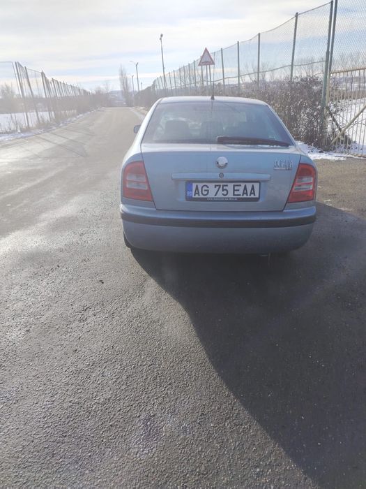 Vând Skoda Octavia