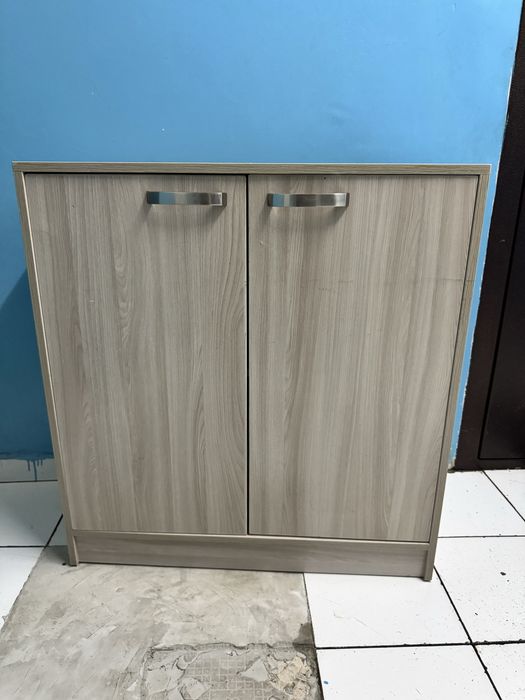 Продам тумбочку б/у