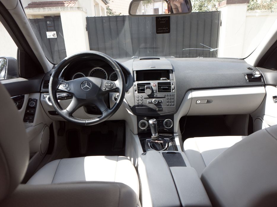 Vând Mercedes Benz  c class 220            
