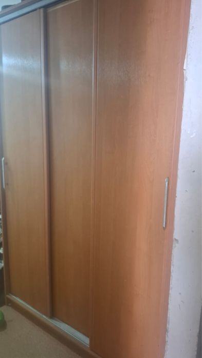 Шкаф купэ отдам даром .