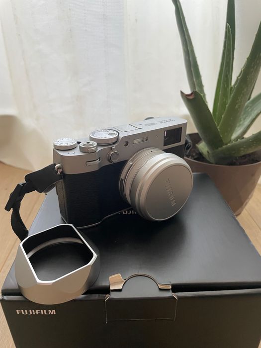 Fujifilm X100VI Сребрист, Като нов, Гаранция + Екстри