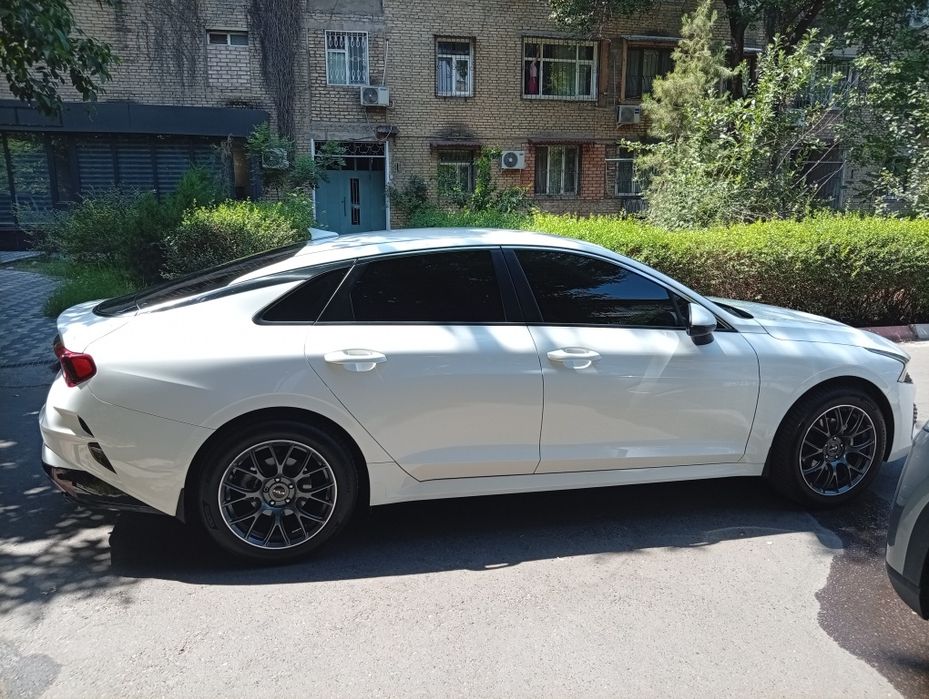 Автомобиль  Kia k5