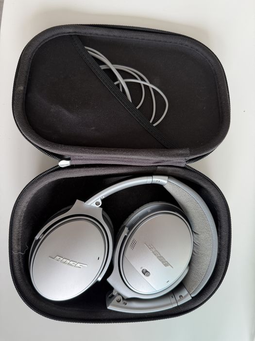 Vand casti Bose QC35 II