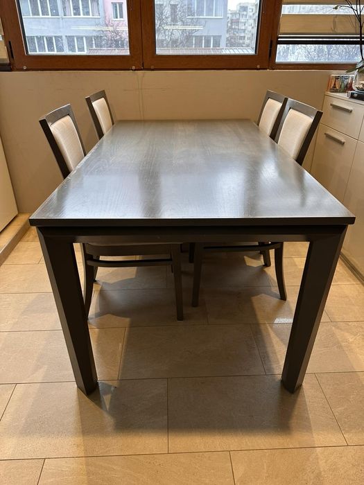 Маса и столове .Масив