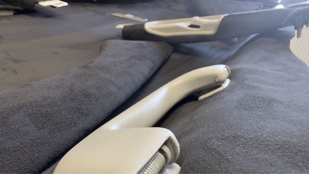 Retapitare plafon/stalpi/usi/trimuri alcantara/Alcantara/Textil/Stele