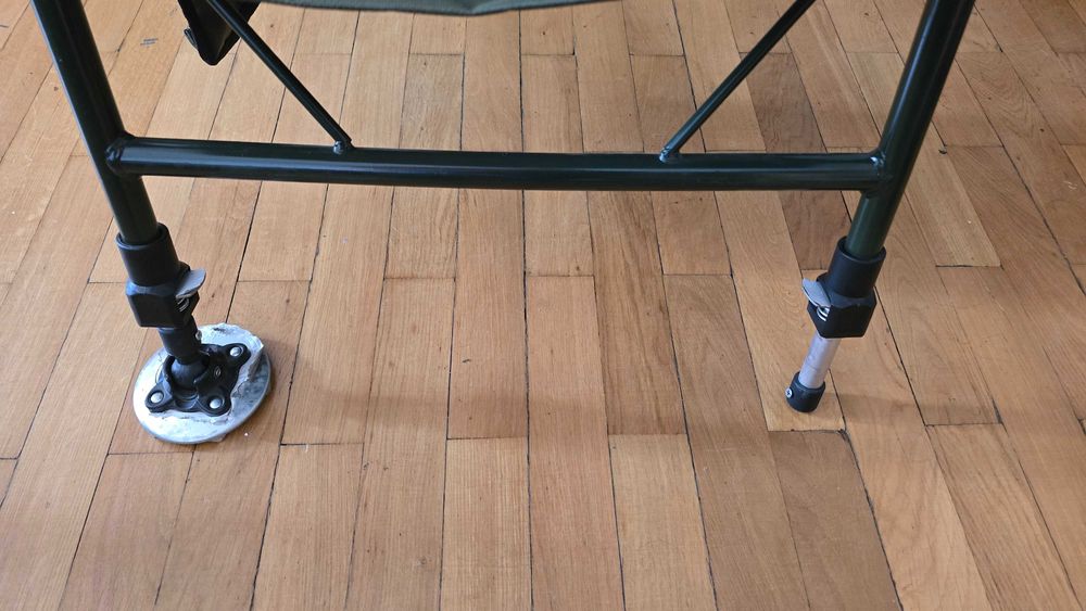 Scaun de pescuit Baracuda A cu o talpa a piciorului lipsa