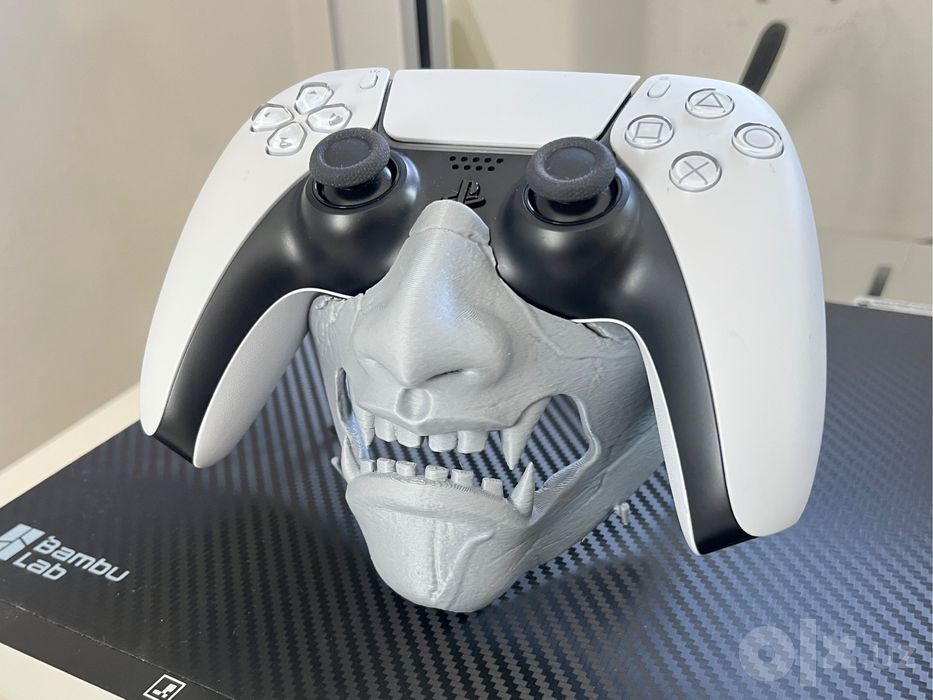 Подставка для PS5 «Oni Mask» — Уникальный стиль для твоего сетапа