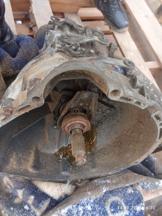 Каробка сатылады мерс 124 5скорт