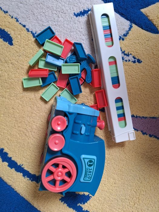 Trenulet de jucarie Pixel, locomotiva cu functie de aranjare automata