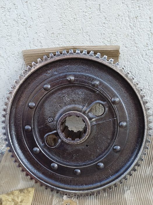 Coroana dreapta transmisie tractor U 650 ( Produs in Romania )