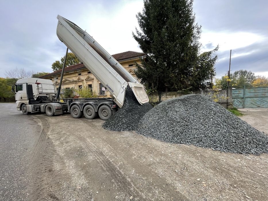 Livrez la comanda clientului nisip, balast, sort, piatra concasata etc