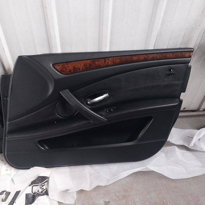 Дверные карты на BMW e60.