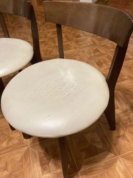 Продам четыре стула