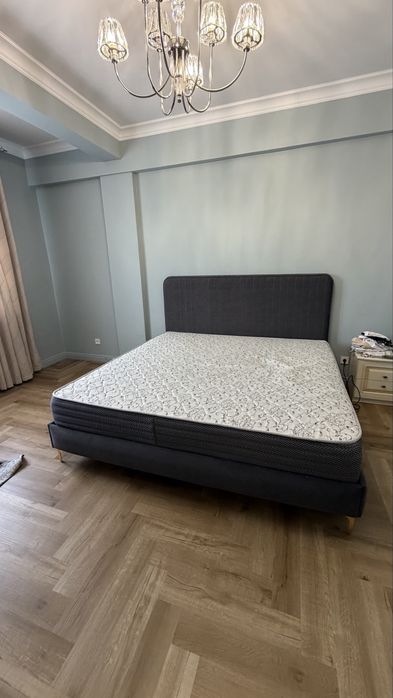 Срочно продам кровать 200×200 с матрасом
