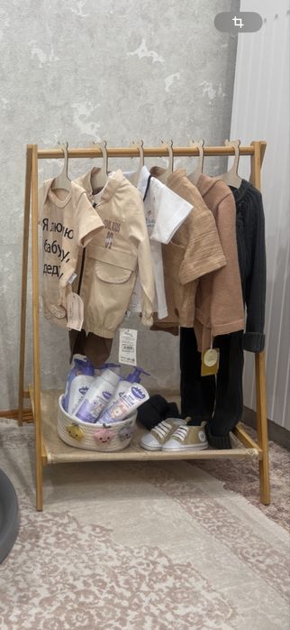 Напольная детская вешалка для одежды