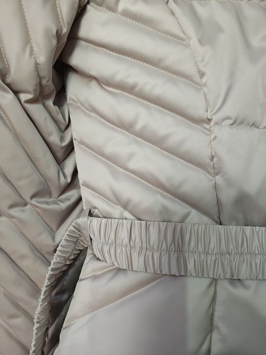 Дамско яке Guess с гъши пух и естествен косъм