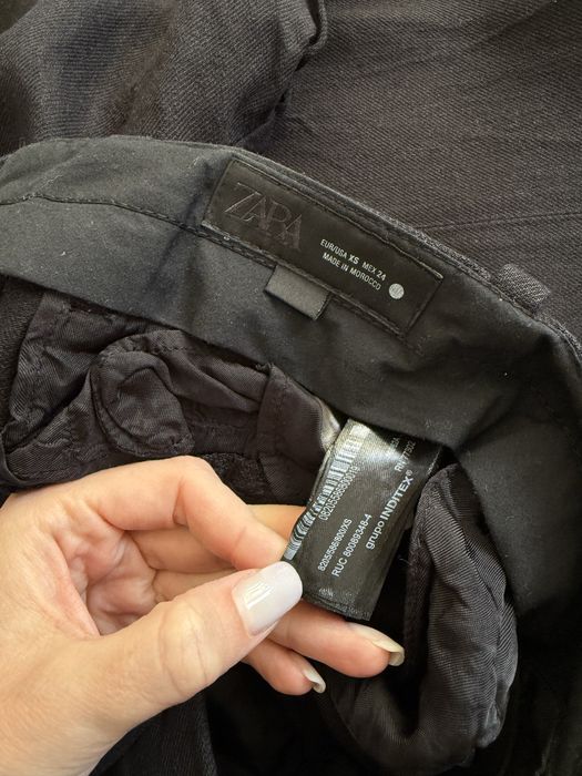 Pantaloni din In Zara