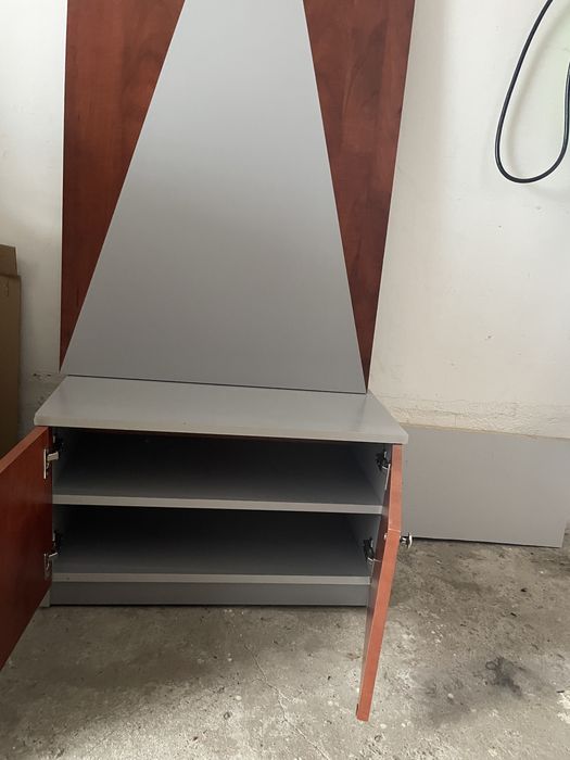 Cuier din pal  cu lada