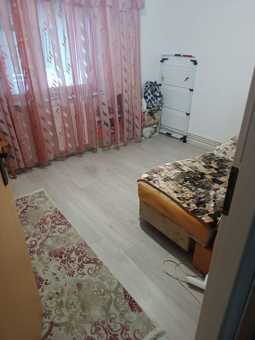 Se vinde apartament 2 camere decomandat parter