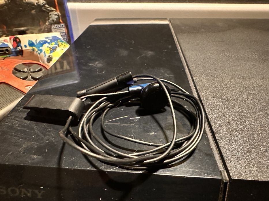 Playstation 4 с 3 контролера