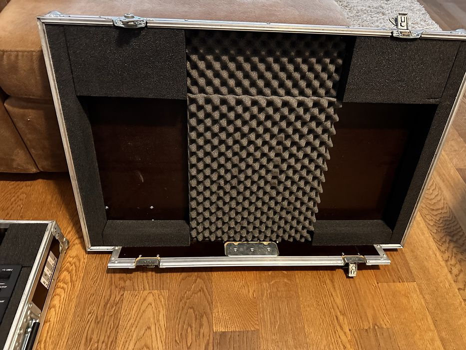 Consolă PIONEER XDJ-RX cu Hard Case Thomann