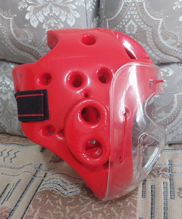 Продам шлем для таеквондо