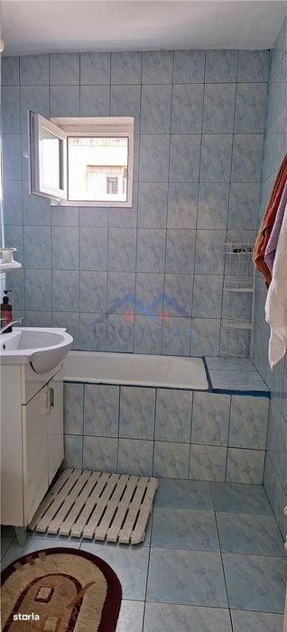 Apartament 3 camere, Cetate, et.3, 2 bai, 2 balcoane