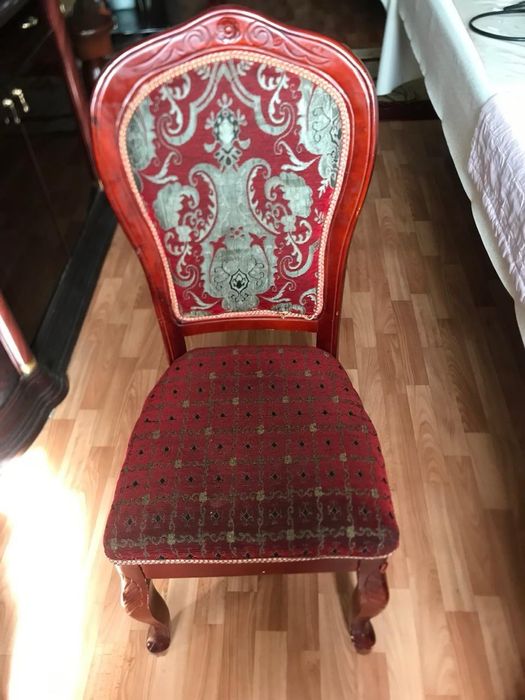 8 стульев Натуральное дерево по 6000