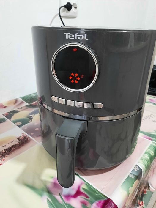 Air fryer Tefal Friteuza aer cald
