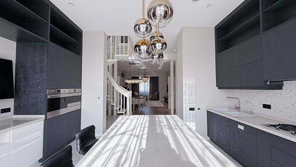 Аренда 5/8-9/9 268м2 в Новостройке, ул. Новомосковская