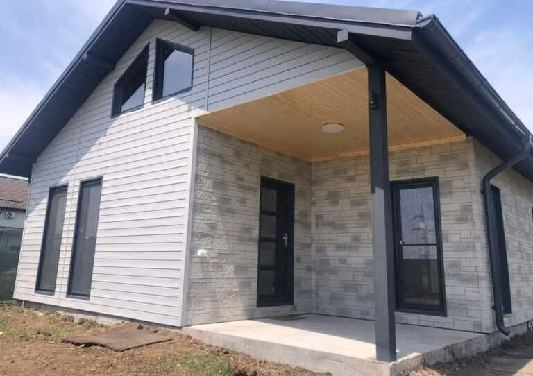 Casa Modulara si Garaje Auto din structura metalica si panou sandwich