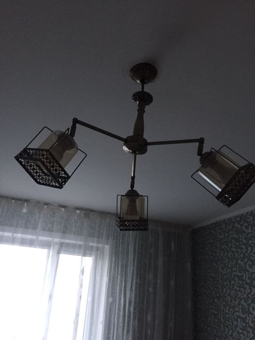 Продам люстру(бронза) за 10000тг