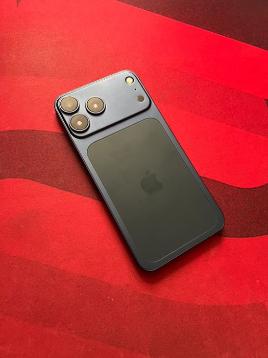 Продам айфон Xs max в корпусе 17