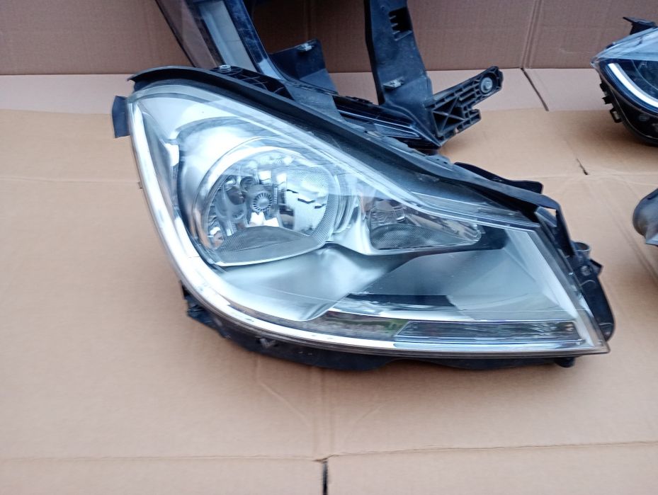 Far faruri Mercedes C Class W204 Honda Civic Renault Master IV 4
