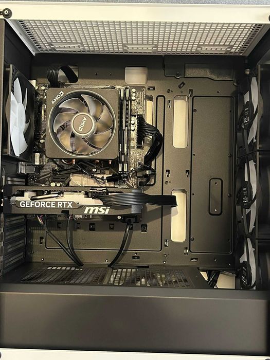 Unitate PC Gaming Ryzen 7 3700X - 16GB RAM - RTX 5050 8GB