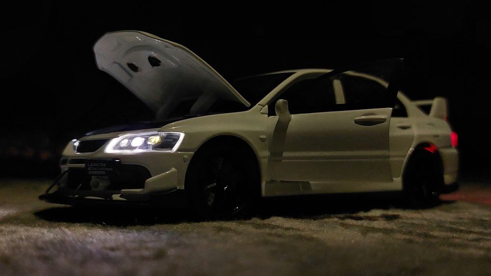 Mitsubishi Lancer Evolution IX 1:32