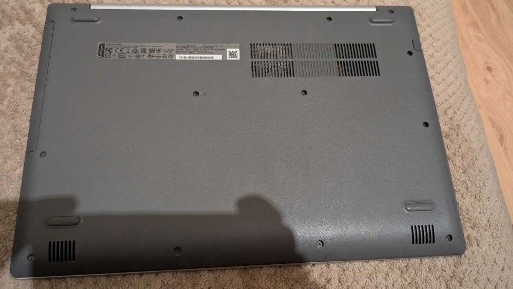 Lenovo IdeaPad 320-15IAP за резервни части или за ремонт.
