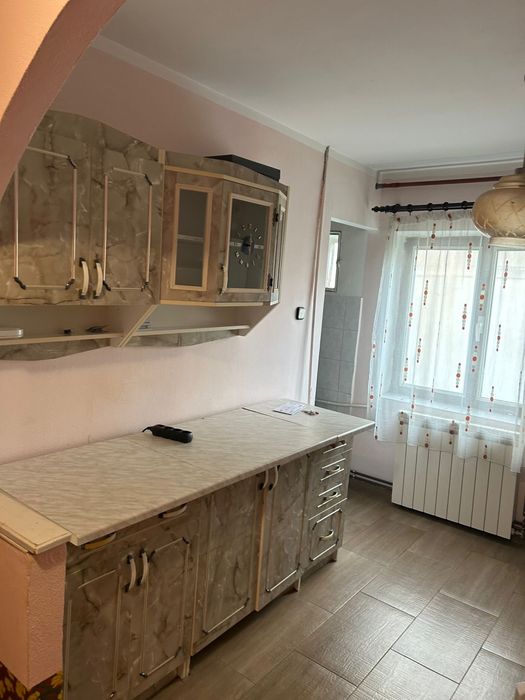 Inchiriez apartament in zona Bucovina