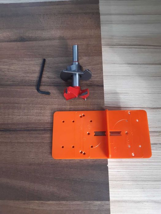 Шаблон и свредло за отвори на мебелни панти | Фрезер с ограничител