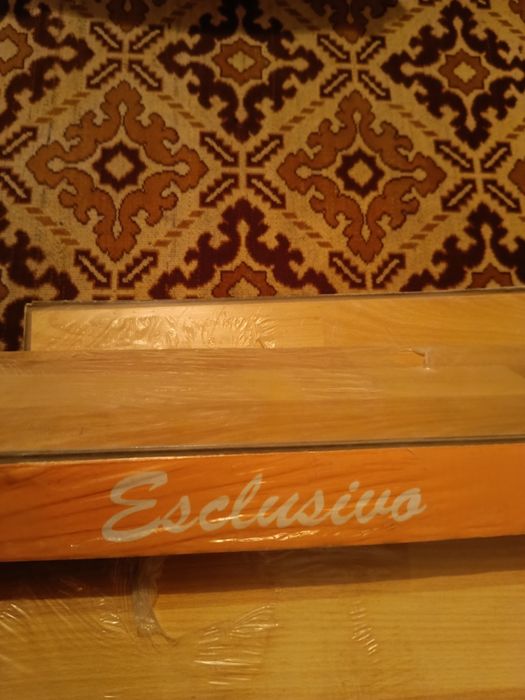 Продавам ламинат ,