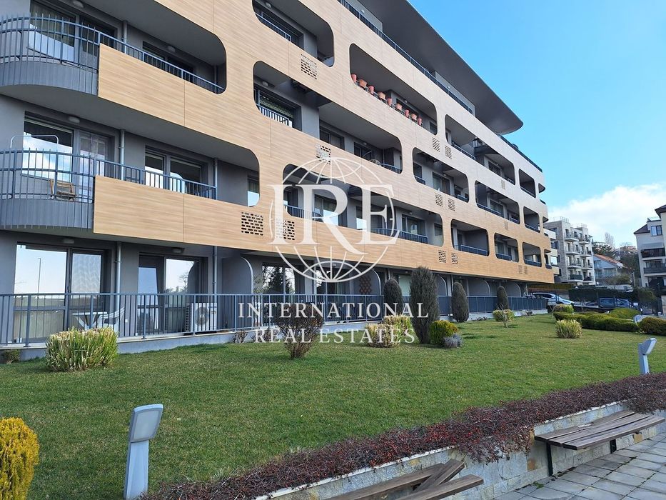 Дава се под наем Двустаен апартамент в Варна, Бриз - 72 кв.м за 847.62 € - Снимка #1