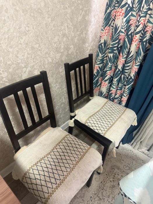 Стол со стульями