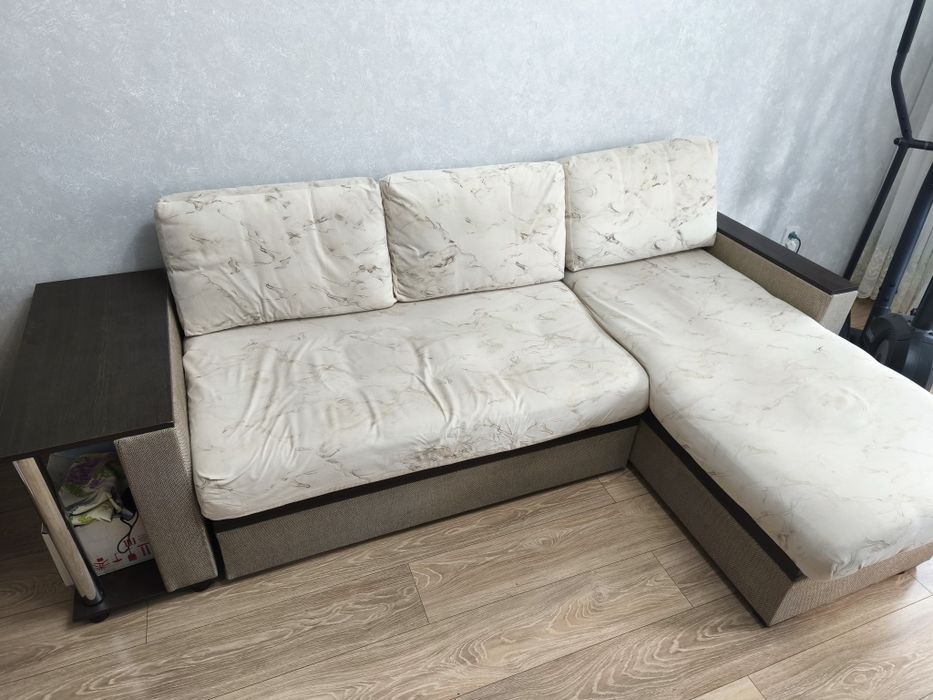 Продам диван б/у,трансформер .