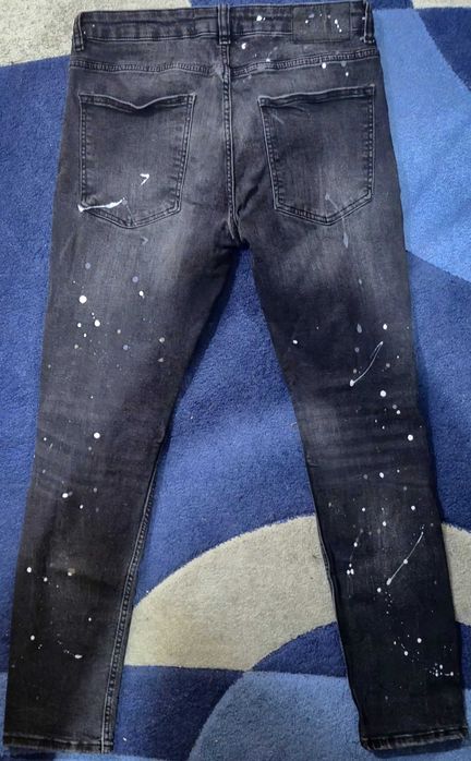 Blugi rupti Bershka